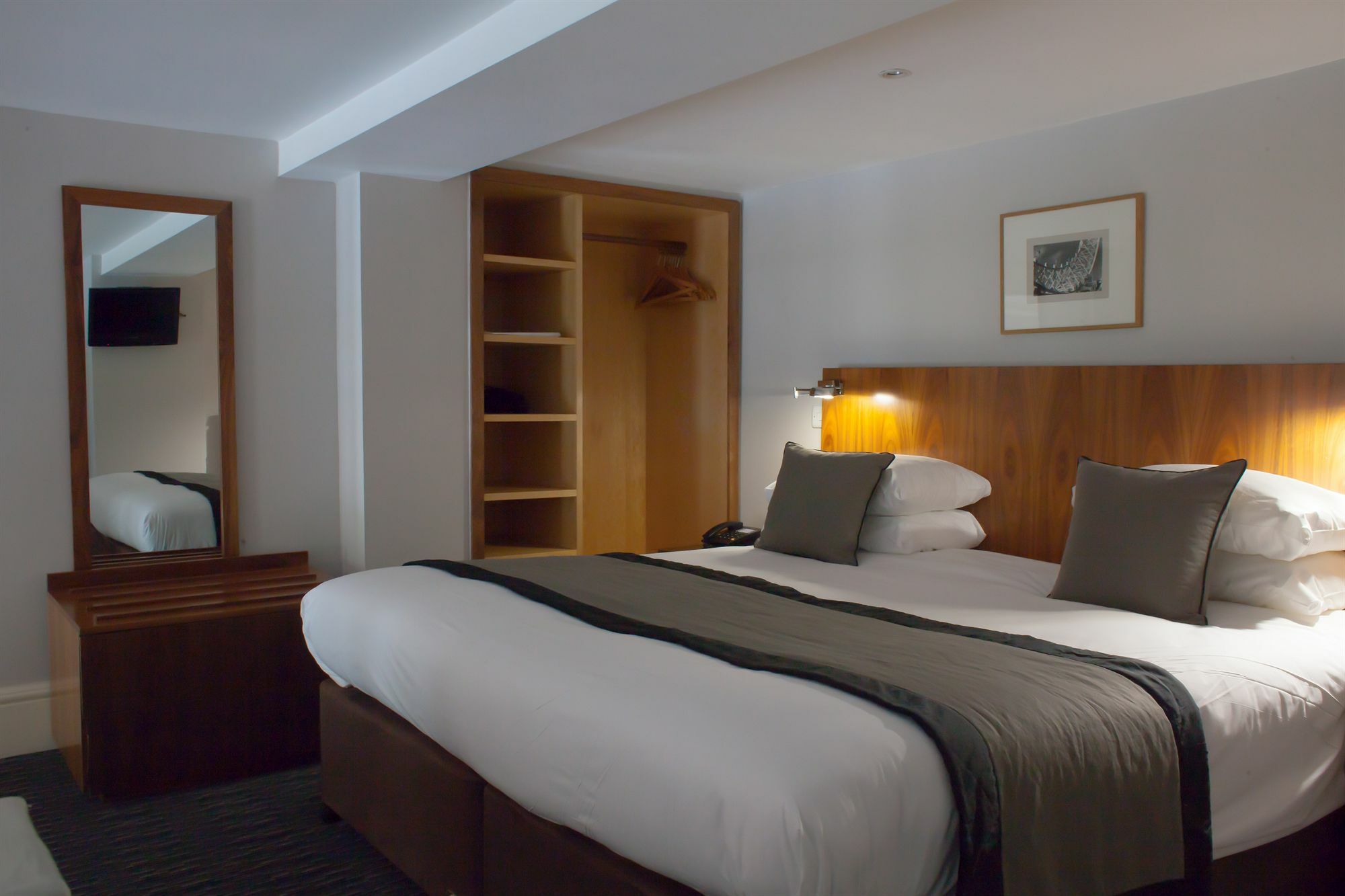 Fifty-Four Boutique Hotel London Exterior photo
