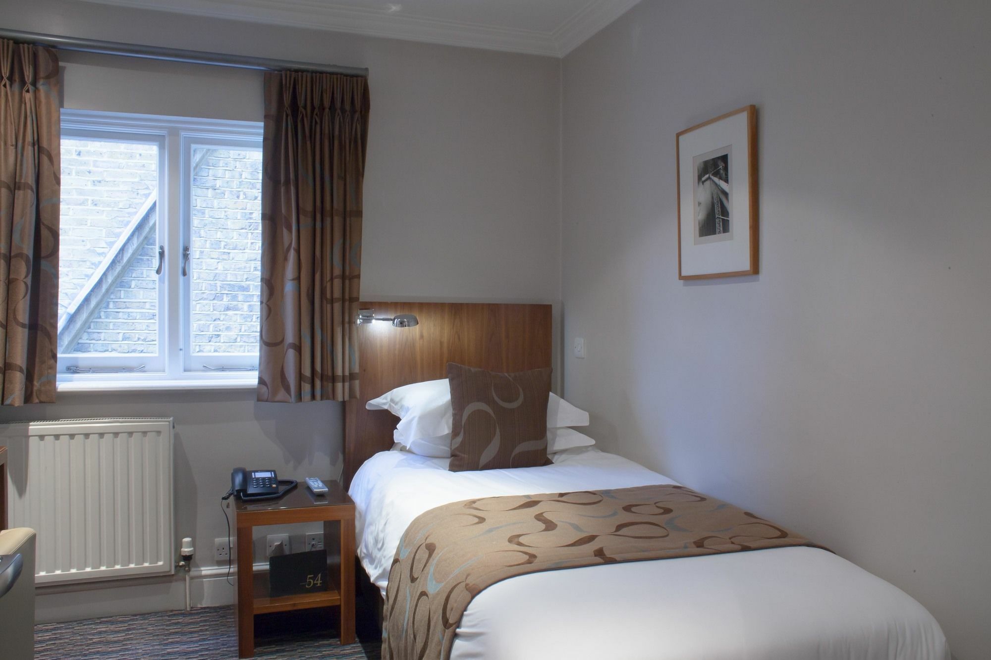 Fifty-Four Boutique Hotel London Exterior photo